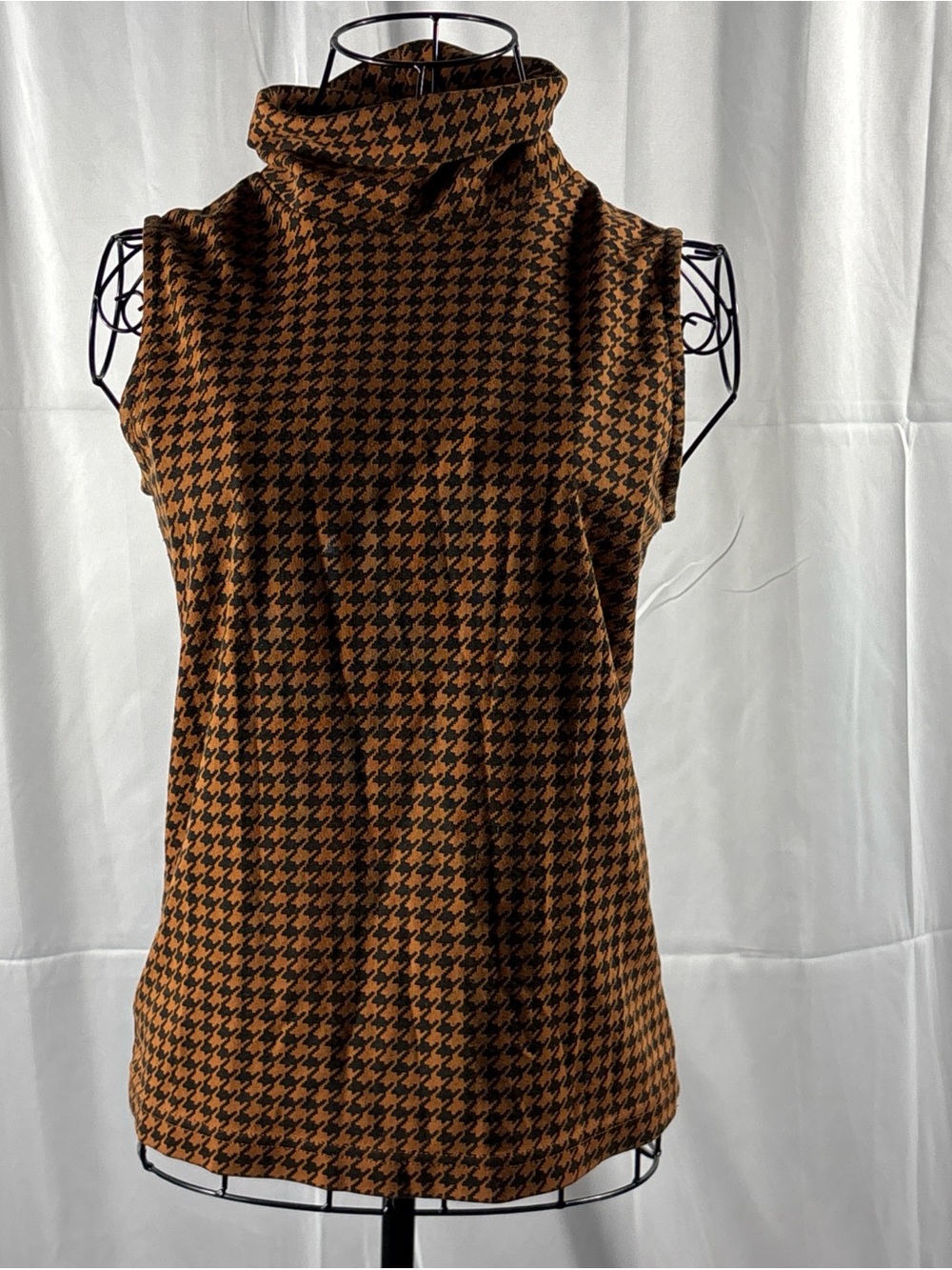 Weekenders Black and Brown Houndstooth Sleeveless Turtleneck Tank